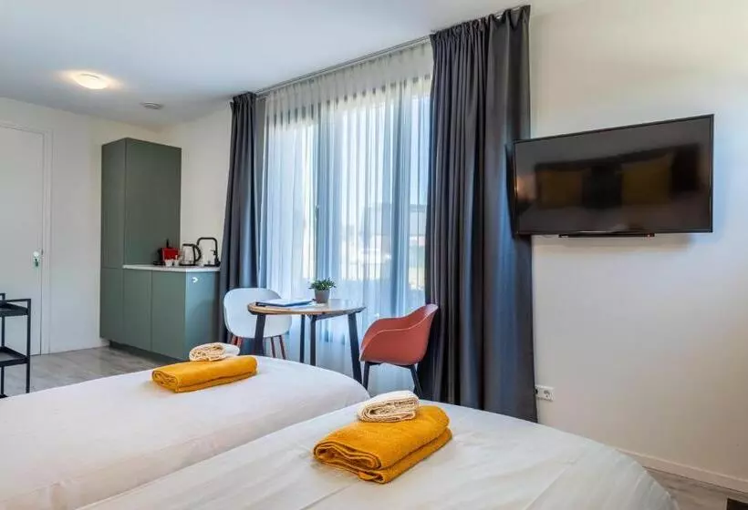 Majatalo Roosjesweg 2 Gastenkamer Met Parkeerplaats En Terras Eg