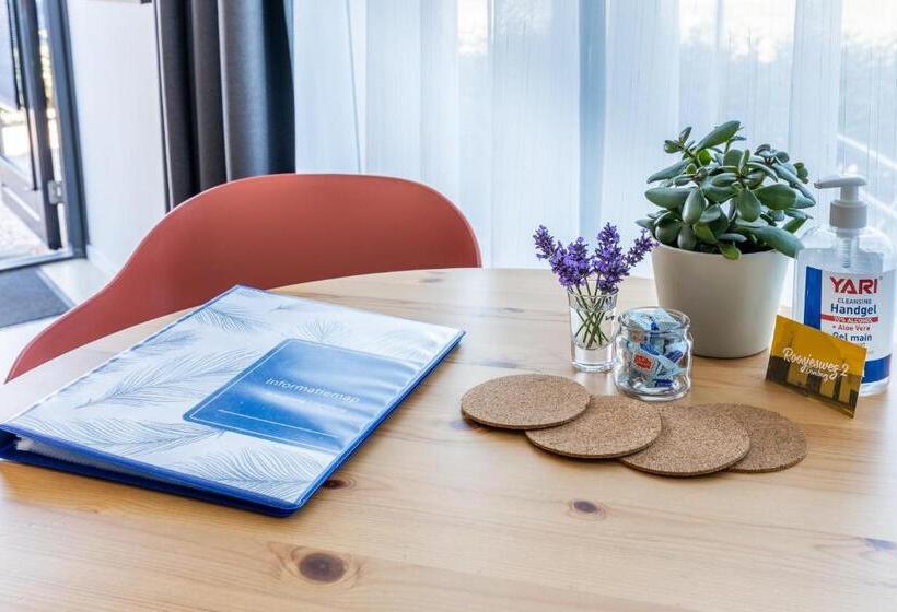 ペンション Roosjesweg 2 Gastenkamer Met Parkeerplaats En Terras Eg