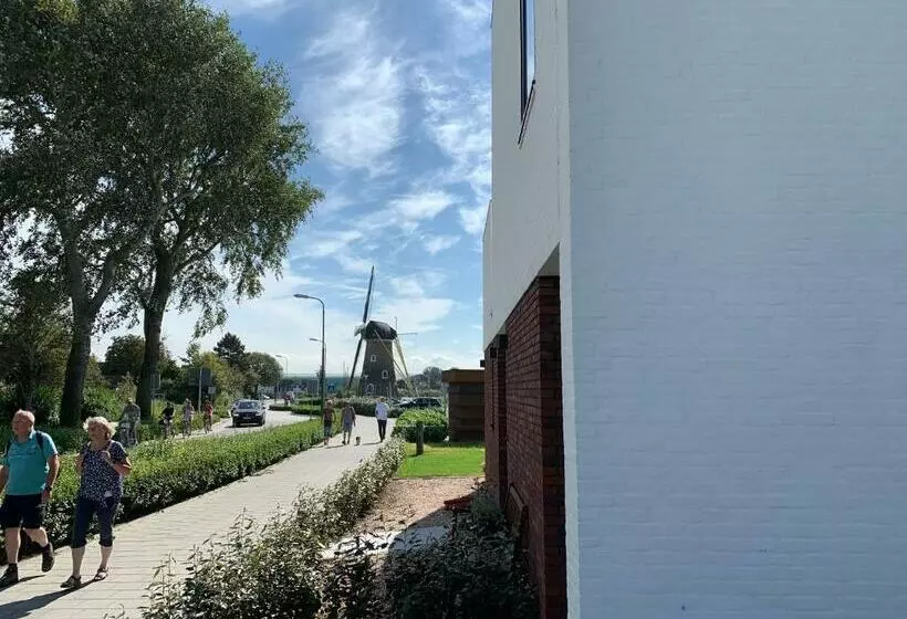 Majatalo Roosjesweg 2 Gastenkamer Met Parkeerplaats En Terras Eg