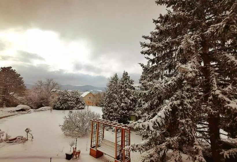 Aamiaismajoitus (B&B) Chambres D Hôtes De L Avison