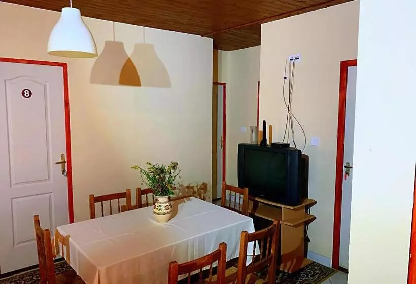 Aamiaismajoitus (B&B) Koloska Apartmanház