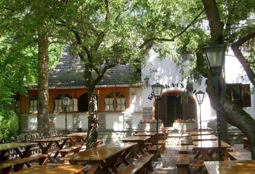 Aamiaismajoitus (B&B) Koloska Apartmanház
