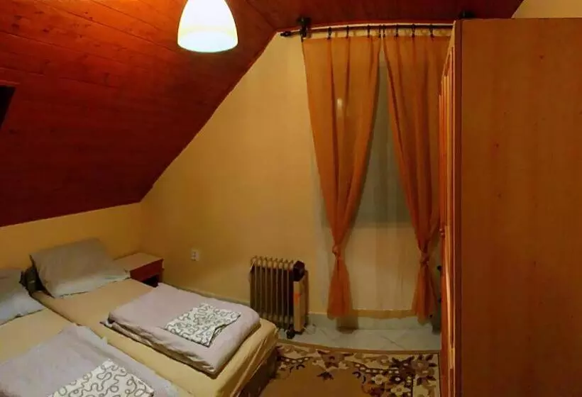 Aamiaismajoitus (B&B) Koloska Apartmanház