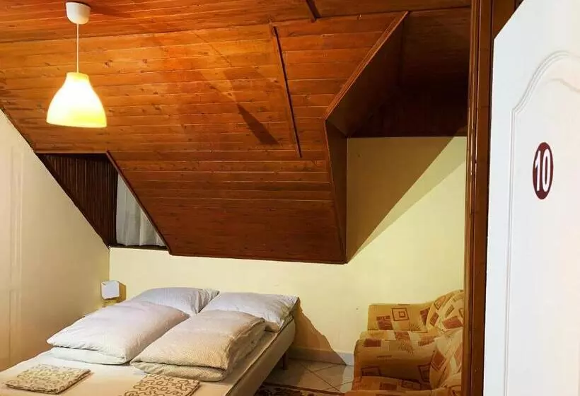 Aamiaismajoitus (B&B) Koloska Apartmanház