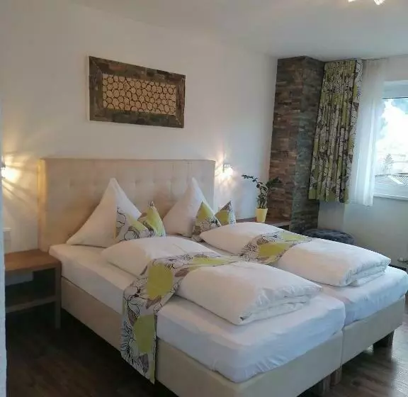 ベッドアンドブレックファースト Pension Claudia Zell Am See