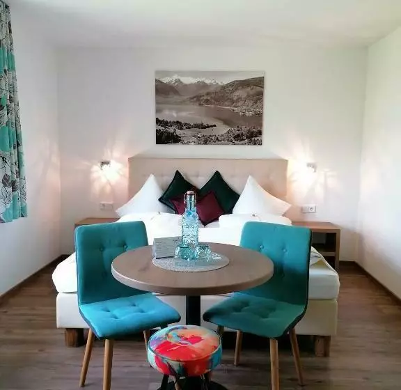 ベッドアンドブレックファースト Pension Claudia Zell Am See