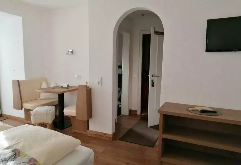 ベッドアンドブレックファースト Pension Claudia Zell Am See