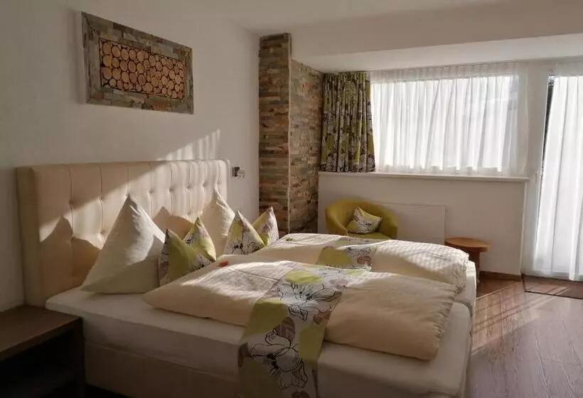 ベッドアンドブレックファースト Pension Claudia Zell Am See