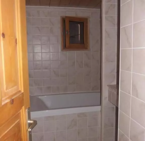 پانسیون Chalet Le Cordava
