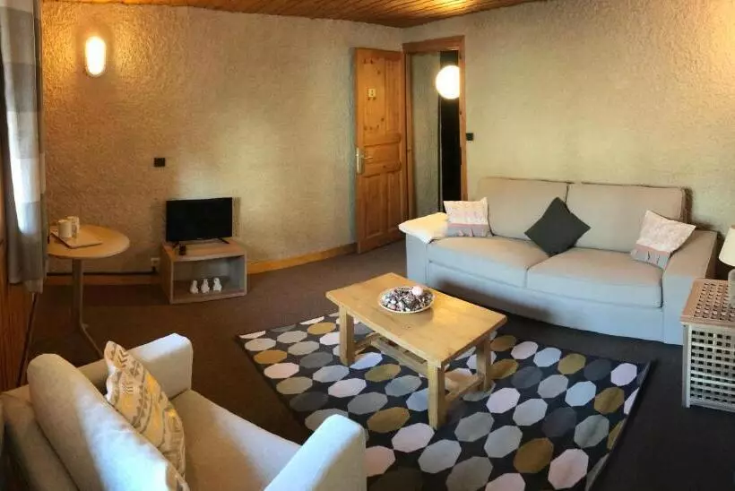 پانسیون Chalet Le Cordava