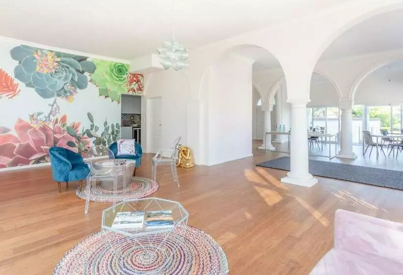 Majatalo The Views Guesthouse