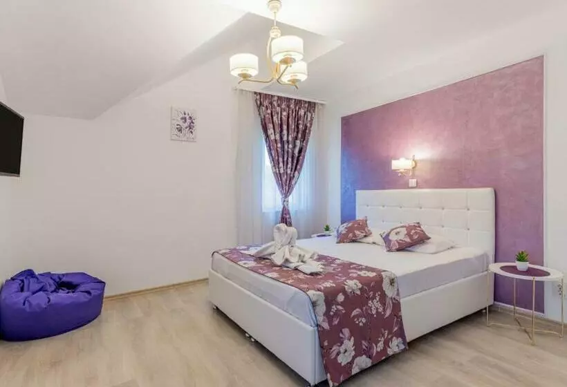 Pensiunea Casuta Cu Trandafiri 2