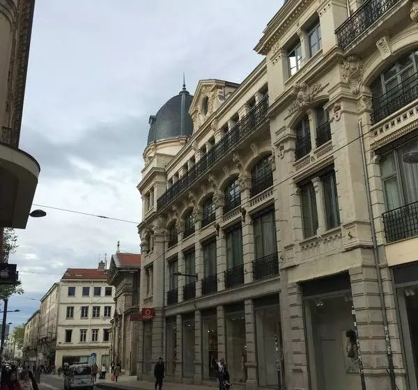 Comfort Aparthotel Saint Etienne