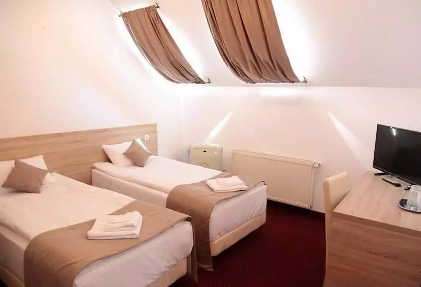 Отель Apollonia