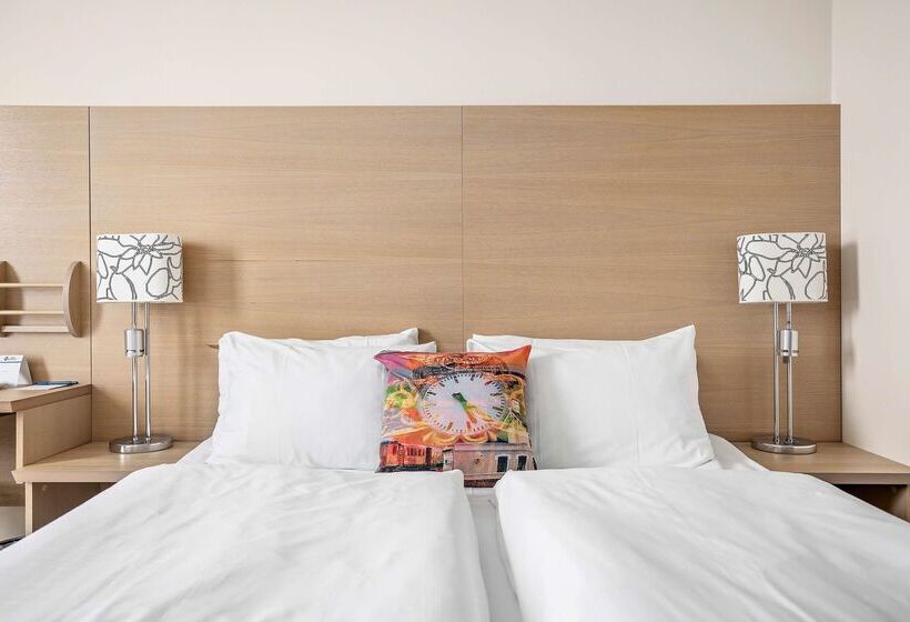 בית מלון כפרי Best Western Leto Arena