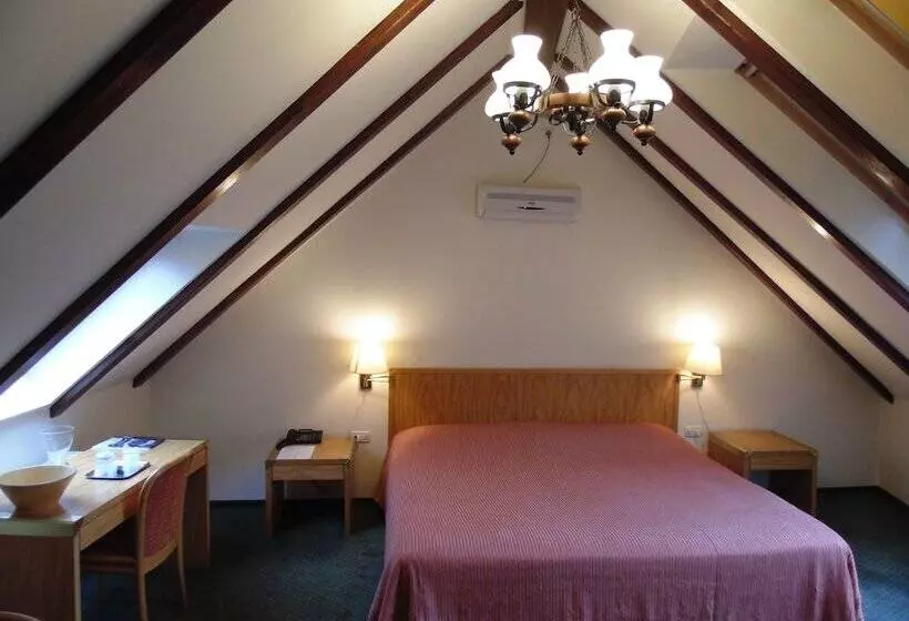 Отель Curtea Brasoveana