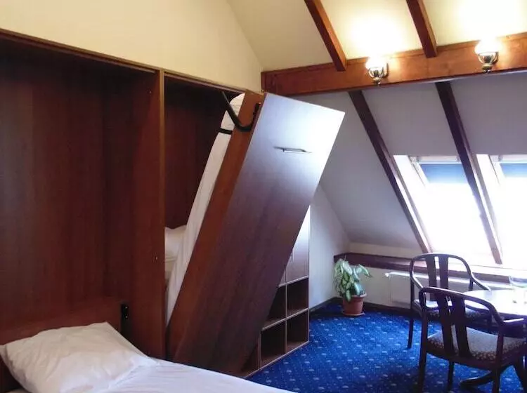 Отель Curtea Brasoveana