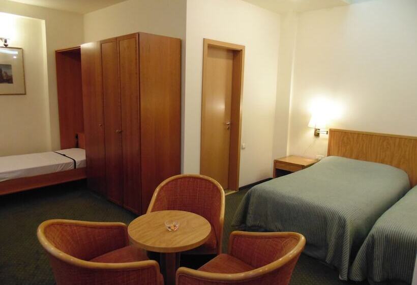 בית מלון כפרי Curtea Brasoveana