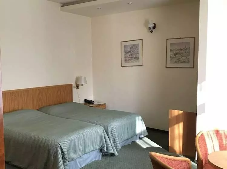 Отель Curtea Brasoveana