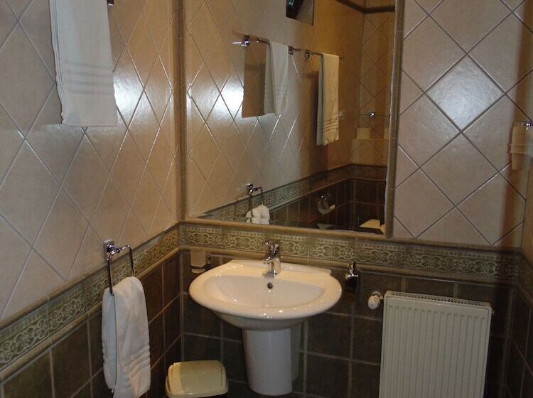 בית מלון כפרי Curtea Brasoveana