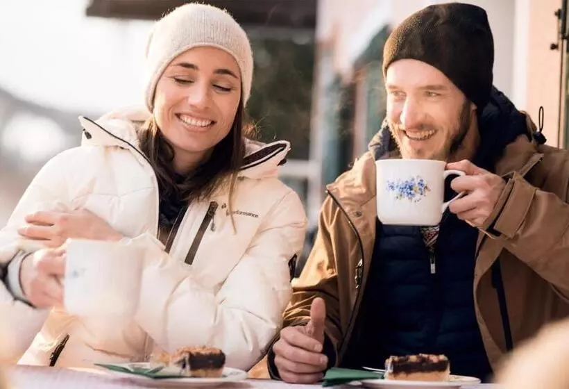 酒店 Ebner S Waldhof Am See Resort & Spa