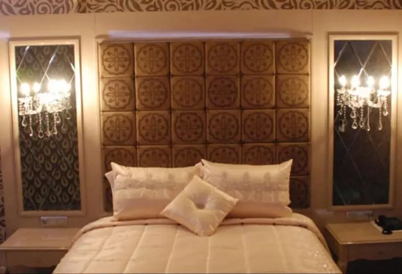 בית מלון כפרי Golden Palas