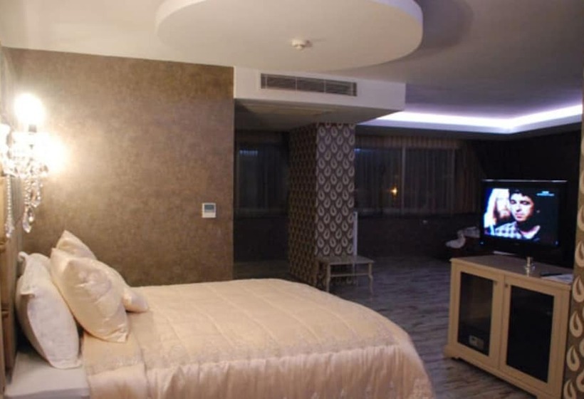 בית מלון כפרי Golden Palas