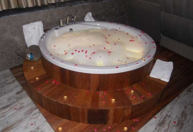 בית מלון כפרי Golden Palas