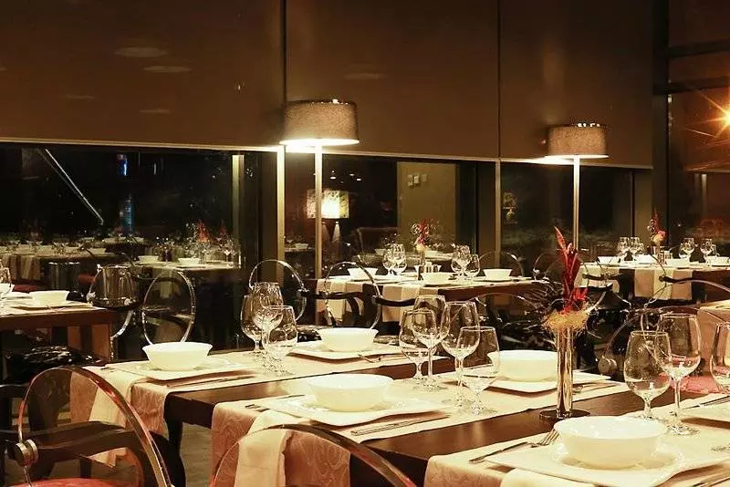 호텔 Golden Tulip Ana Dome