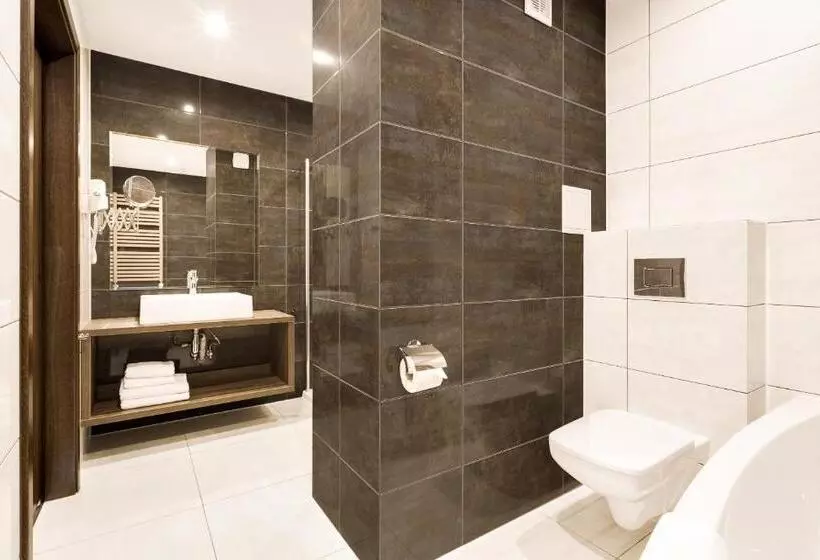 호텔 Konradówka Wellness & Spa 300 Metrów Do Centrum