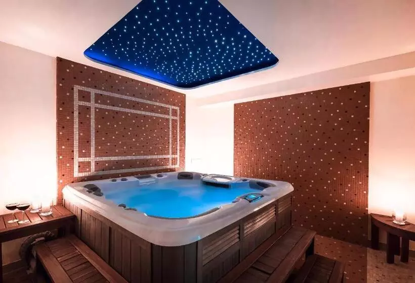 호텔 Konradówka Wellness & Spa 300 Metrów Do Centrum