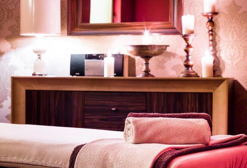 هتل Konradówka Wellness & Spa   300 Metrów Do Centrum