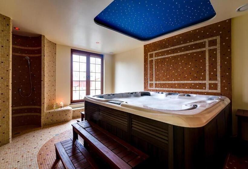 هتل Konradówka Wellness & Spa   300 Metrów Do Centrum