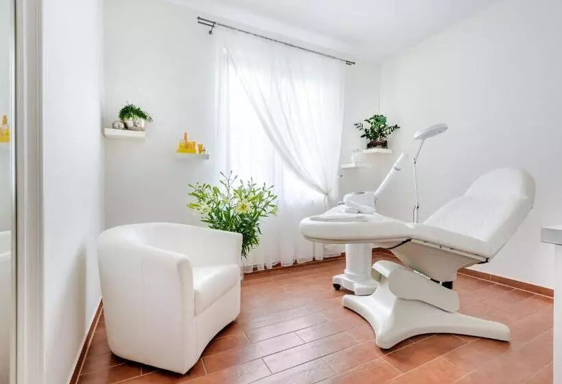 호텔 Konradówka Wellness & Spa 300 Metrów Do Centrum