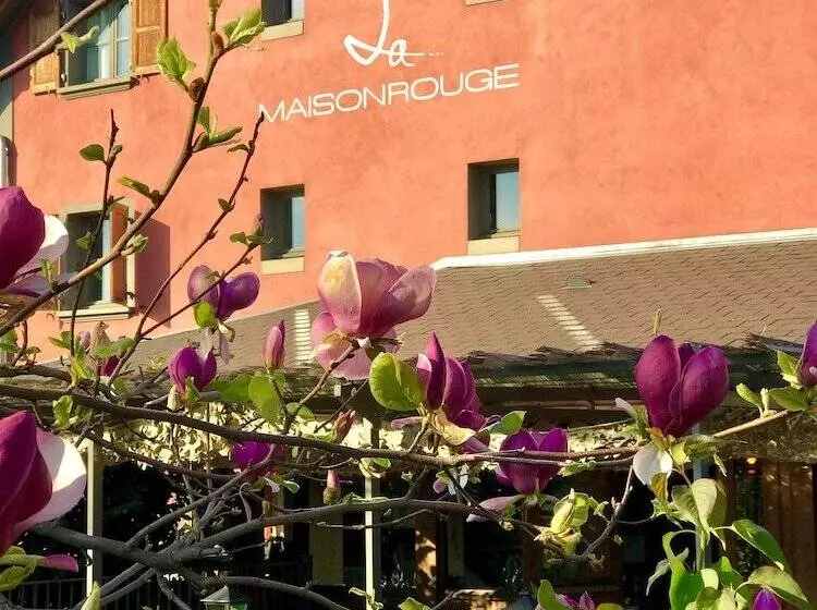 ホテル La Maison Rouge