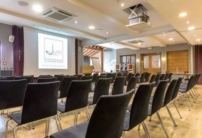 ホテル La Maison Rouge