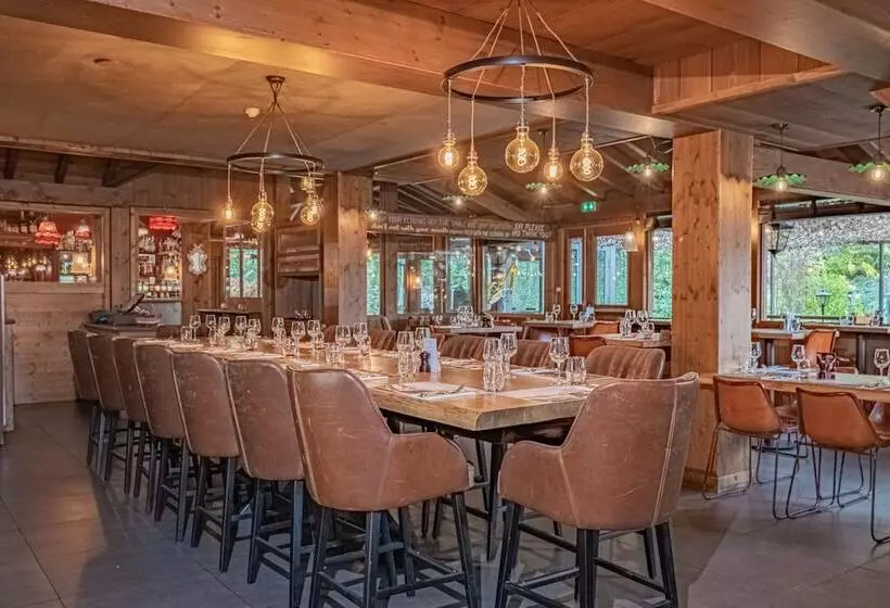 ホテル La Maison Rouge