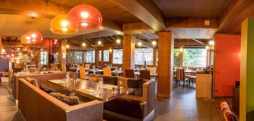 ホテル La Maison Rouge