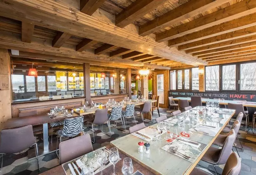 ホテル La Maison Rouge