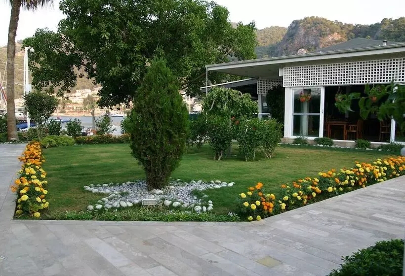 Отель Marina Boutique