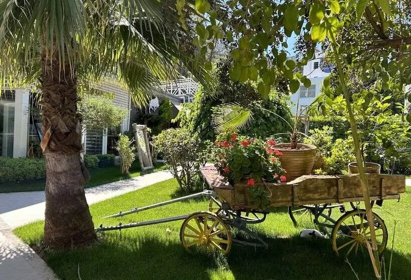 Отель Marina Boutique