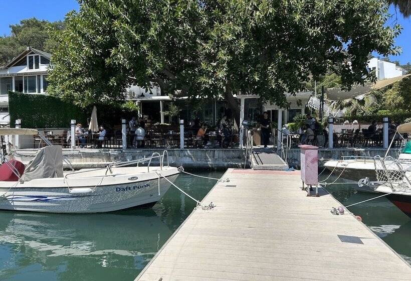 ホテル Marina Boutique