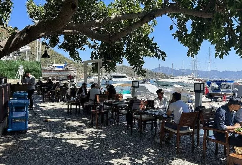 Отель Marina Boutique