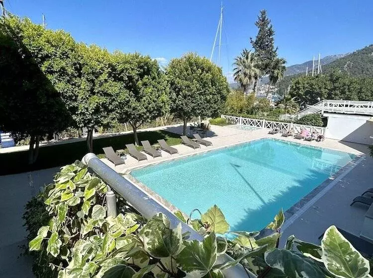 Отель Marina Boutique