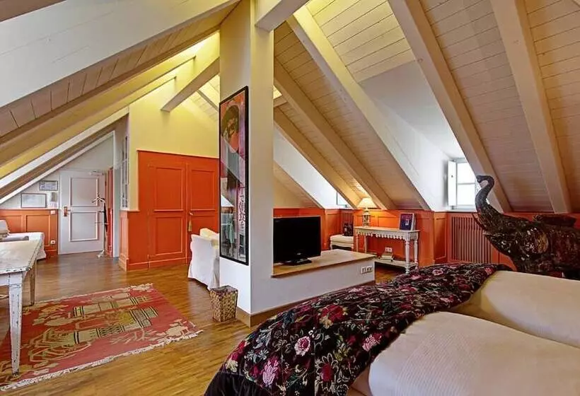 هتل Orphee Großes Haus