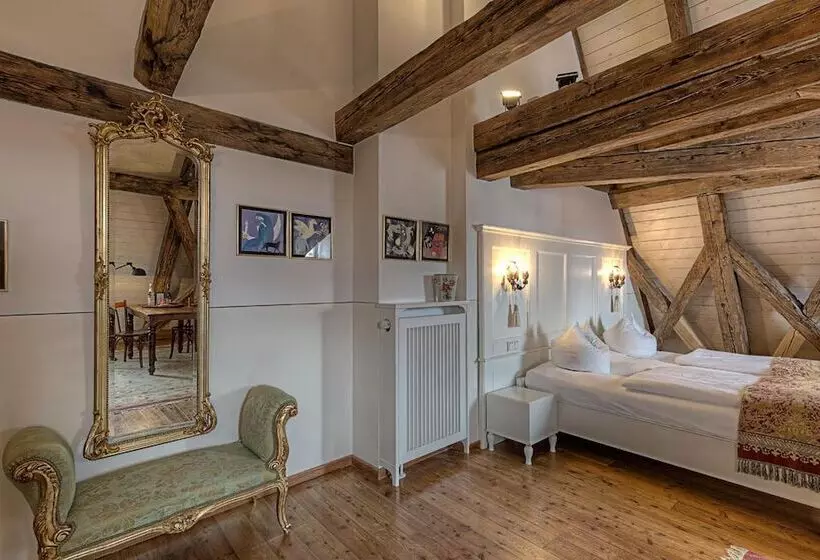 هتل Orphee Großes Haus