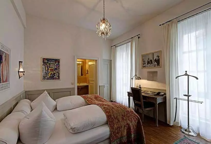 هتل Orphee Großes Haus