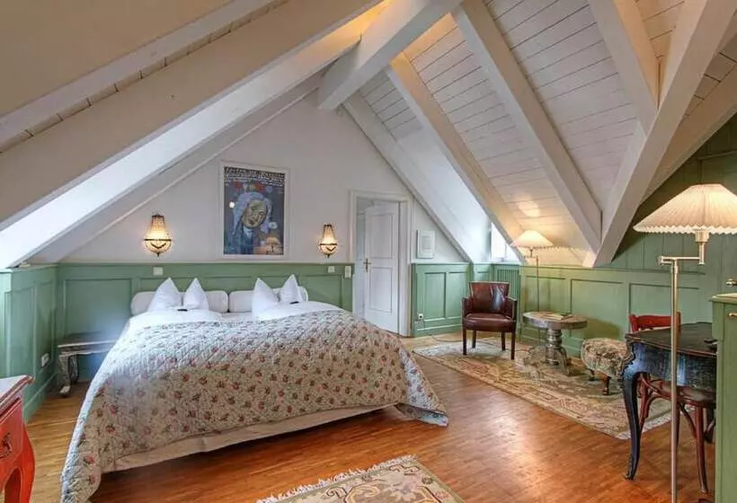 هتل Orphee Großes Haus