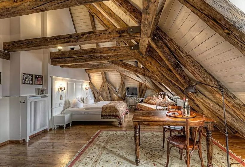 هتل Orphee Großes Haus