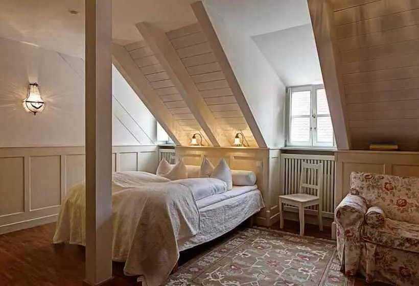 هتل Orphee Großes Haus